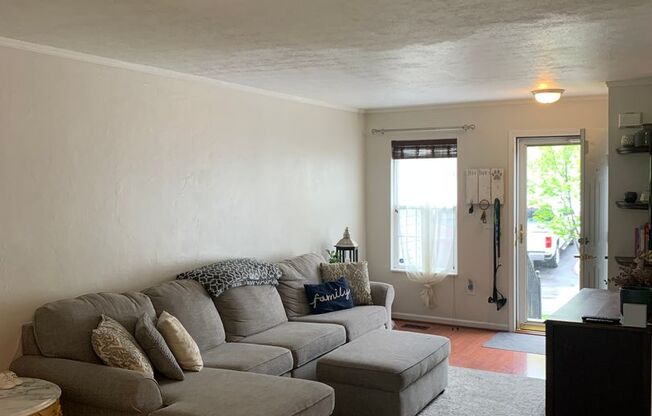 2 beds, 2.5 baths, $1,800