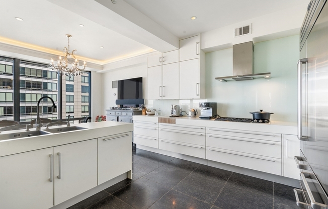 3 beds, 4.5 baths, 3,246 sqft, $35,000, Unit 30E