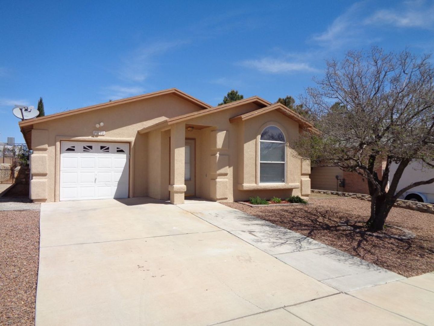 Adorable Single Level Eastside Home With Evaporative Air Located In Quiet Neighborhood