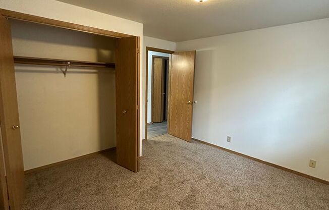 2 beds, 1 bath, 800 sqft, $1,295, Unit 111