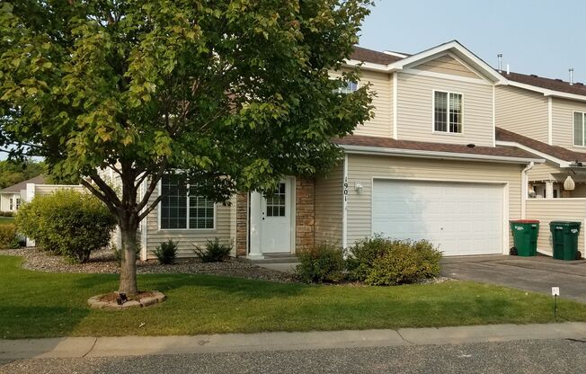 Spacious End Unit Townhouse