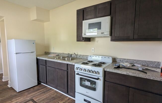 2 beds, 1 bath, $875