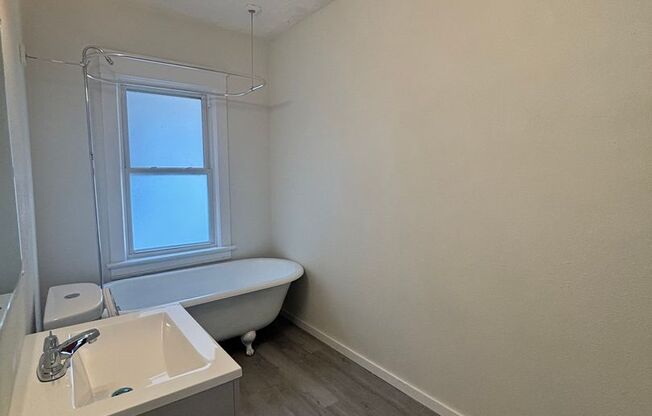 2 beds, 1 bath, $975