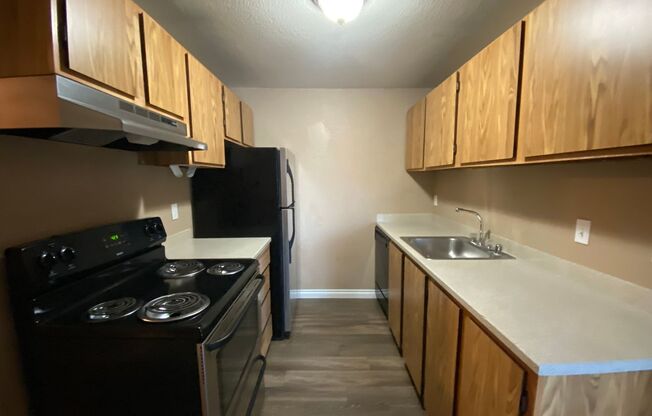 3 beds, 2 baths, 643 sqft, $2,550, Unit B402