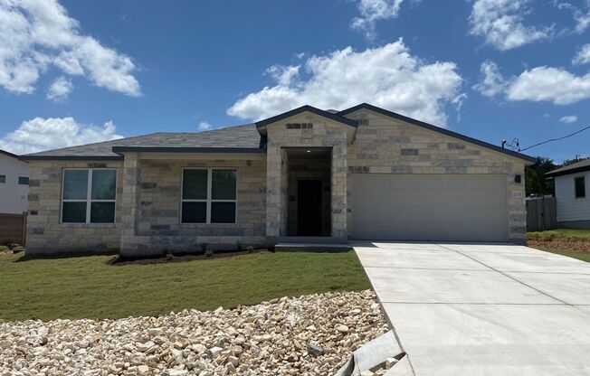 4 BR / 2 BA - 1813 SF Home in Lago Vista - Appliances Included!