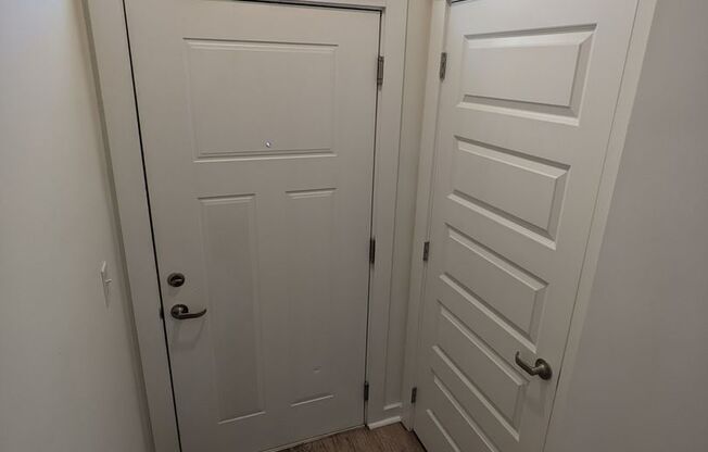 1 bed, 1 bath, 902 sqft, $1,580, Unit 13-1321
