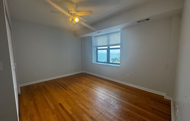 2 beds, 2 baths, $2,400, Unit 401