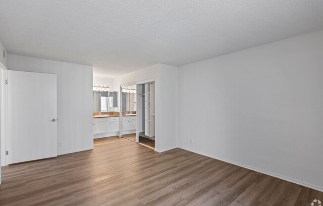 2 beds, 2 baths, 967 sqft, $2,620, Unit # 020