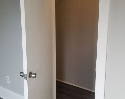 3 beds, 1 bath, $1,400