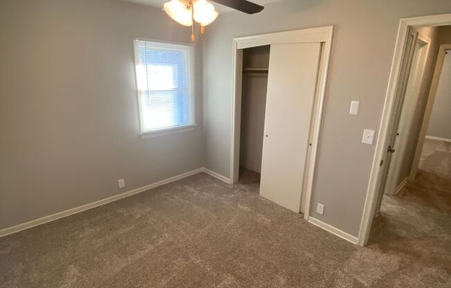 2 beds, 1 bath, 700 sqft, $950, Unit 1105