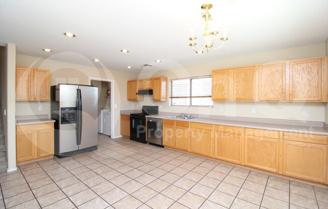699 E SPRINGFIELD PL
