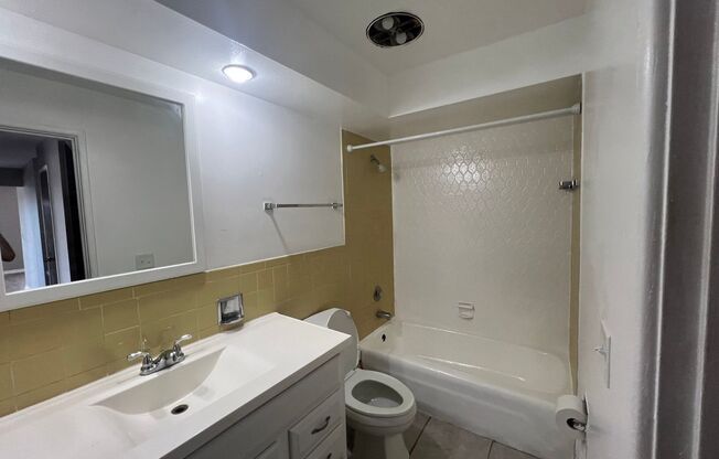 2 beds, 2 baths, 950 sqft, $2,200, Unit 2310#203