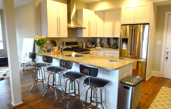 380 W Broadway # 4001