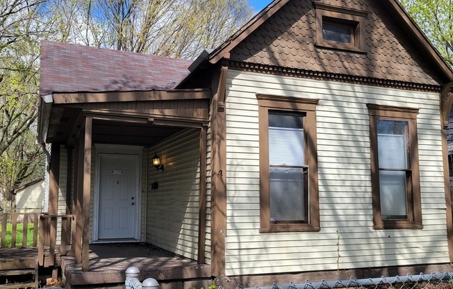 402 N Gladstone Ave