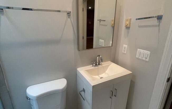 Studio, 1 bath, 350 sqft, $1,095, Unit Studio