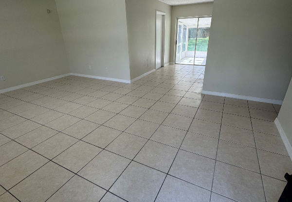 1110 OUTLOOK DR