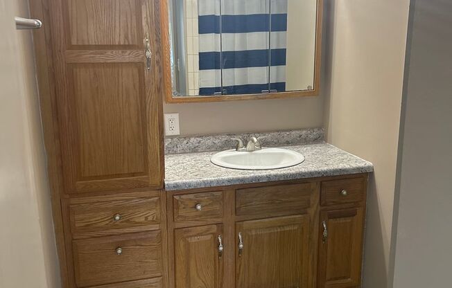 2 beds, 1 bath, 900 sqft, $969, Unit 107