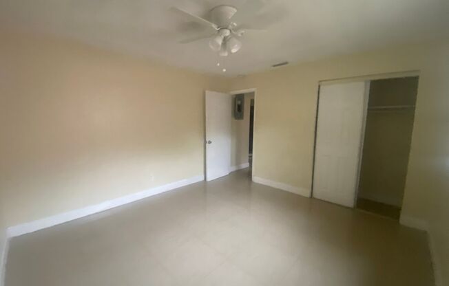 3 beds, 2 baths, $2,332, Unit Unit 2