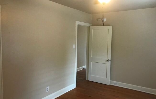 2 beds, 1 bath, 660 sqft, $1,600, Unit 404B E. 35th St.