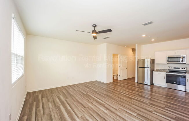 544 MAGNOLIA CIR