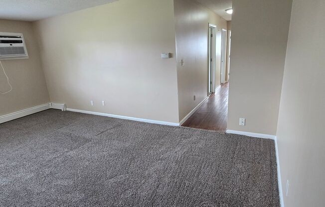 2 beds, 1 bath, 900 sqft, $895, Unit 11