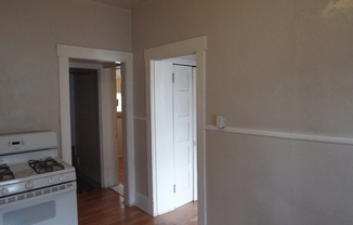 1 bed, 1 bath, $1,000, Unit 3