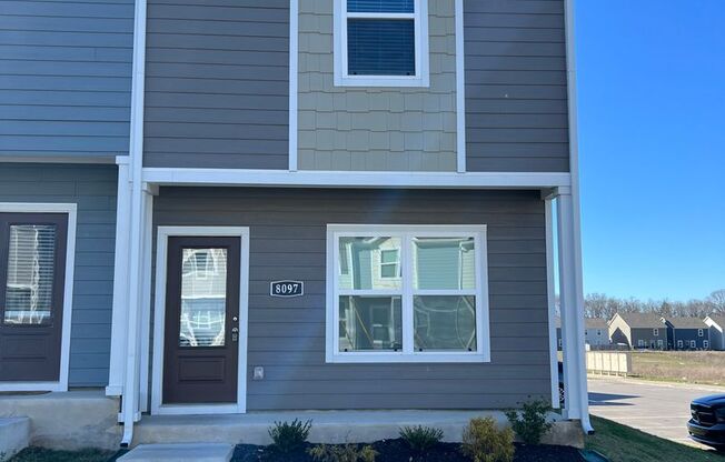 Available Now! 3 Bedroom 2.5 Bathroom End Unit Townhome - LaVergne