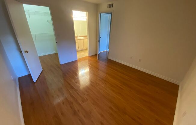 2 beds, 2 baths, 1,049 sqft, $1,295, Unit 555 Silverado Ranch #2006