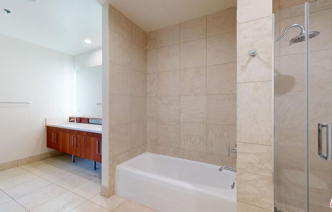 2 beds, 3 baths, 1,660 sqft, $6,000, Unit 1616