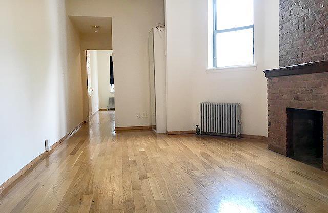 1 bed, 1 bath, $3,000, Unit 3-C