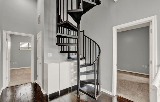 Luxury 2 Bedroom 2.5 Bath Townhome In Downtown Orlando