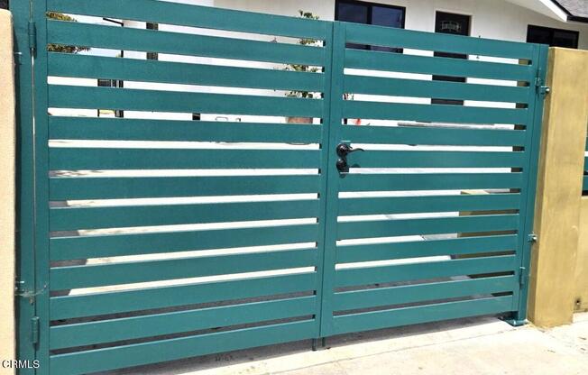 1121 LA PUERTA ST