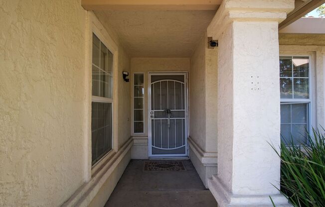 3 beds, 2 baths, $2,300