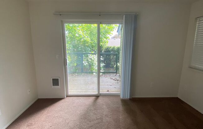 3 beds, 2 baths, 1,066 sqft, $1,900, Unit E215