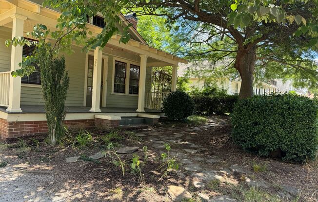 Cute Bungalow Near NC State Fairgrounds - Pet Friendly!