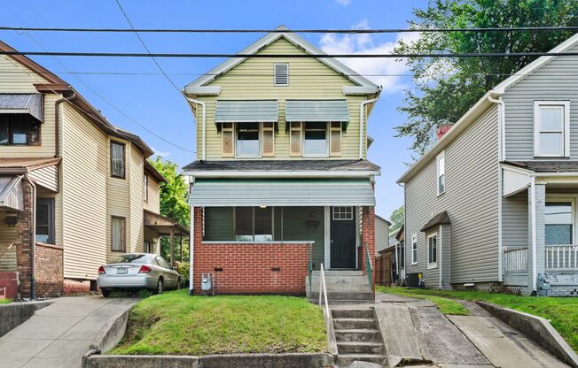 SCORE $500 OFF 1ST MONTH OF RENT THRU 7/31! Stunning 3 bedroom home in Ambridge available now!