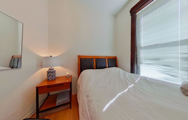 859 Oakdale/2915-19 Mildred