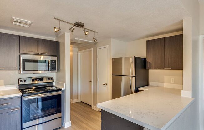 2 beds, 2 baths, $1,575, Unit 221