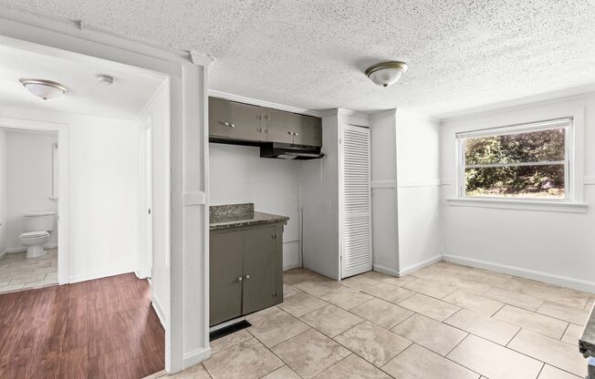 3 beds, 1 bath, $1,295