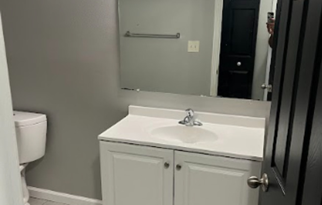 1 bed, 1 bath, 730 sqft, $999, Unit Unit 7