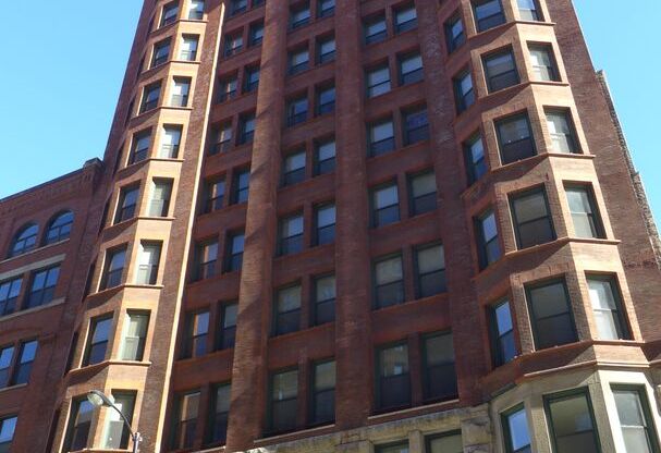 537 S Dearborn Terminals Building