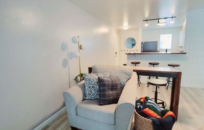 2 beds, 2 baths, 915 sqft, $2,575, Unit 4346-15