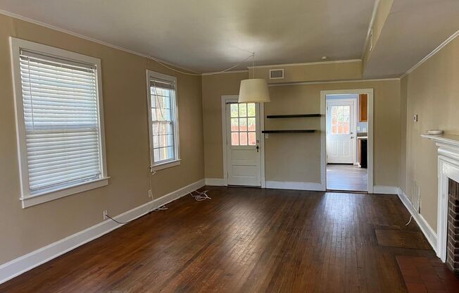 Studio, 1 bath, 500 sqft, $1,000, Unit D
