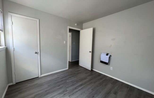 3 beds, 1 bath, $1,295