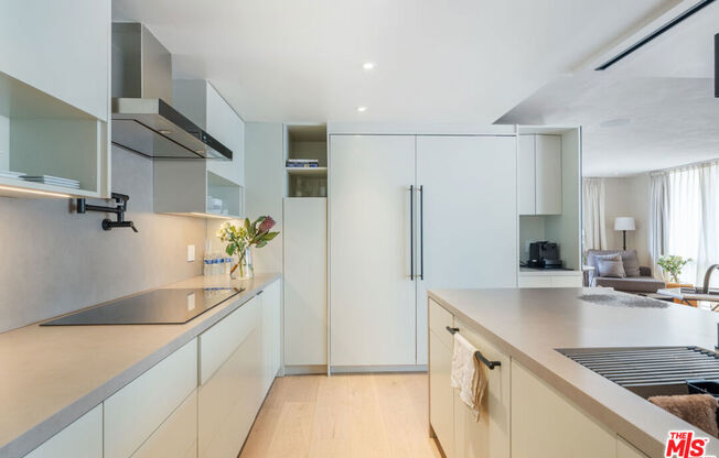 2170 Century Park E Apt 209