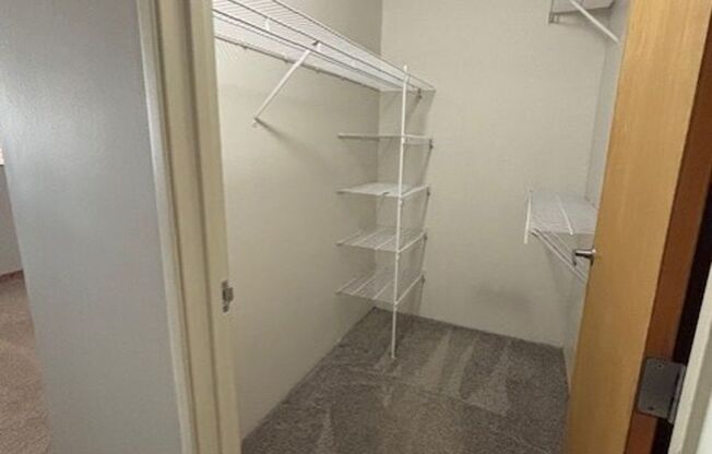 2 beds, 1.5 baths, 1,330 sqft, $1,725, Unit 438
