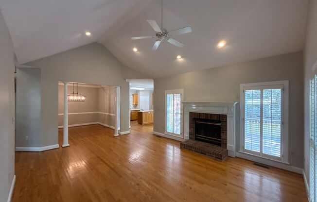 Spacious Home in the Matthews Area!