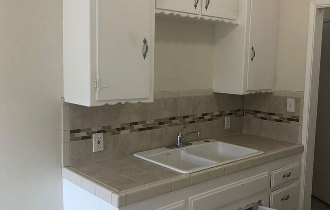 Studio, 1 bath, 265 sqft, $1,600, Unit 327