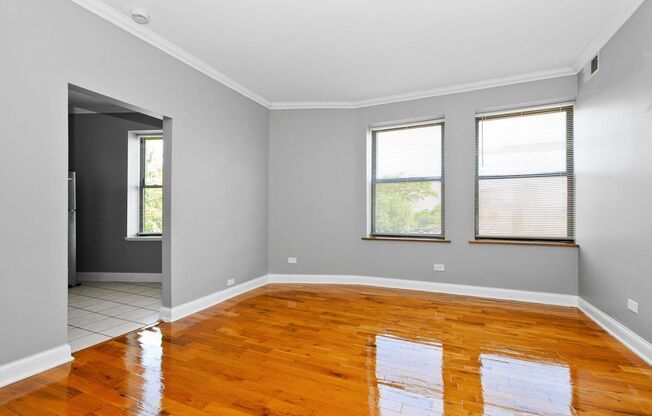 Three Bedroom Unit in South Shore!