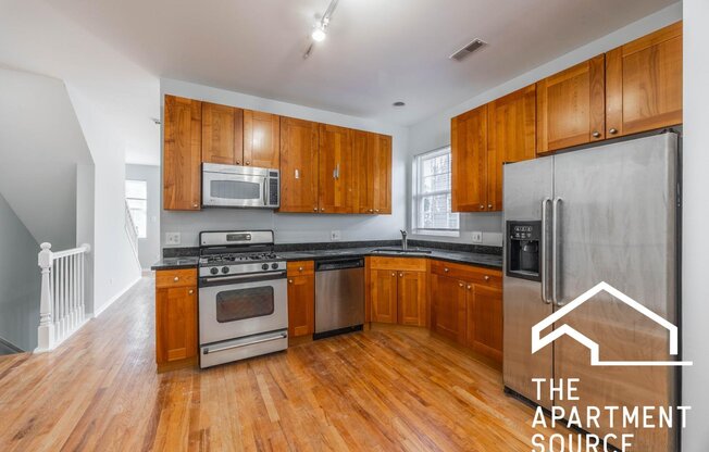 2320 W ADAMS ST